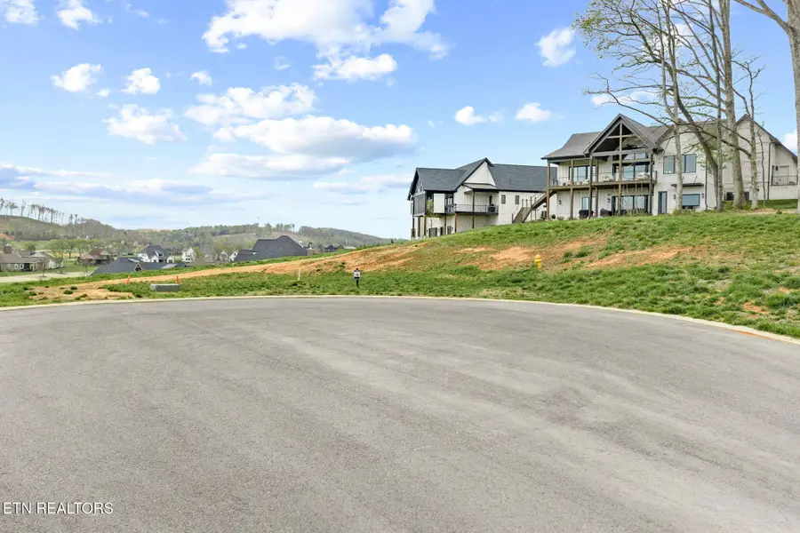 378 17th Drive, Loudon, TN 37774 - #2