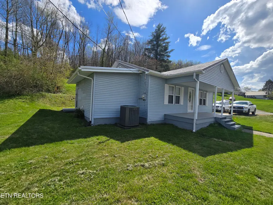 120 Old Fincastle Rd, Rose Hill, VA 24281 - #2