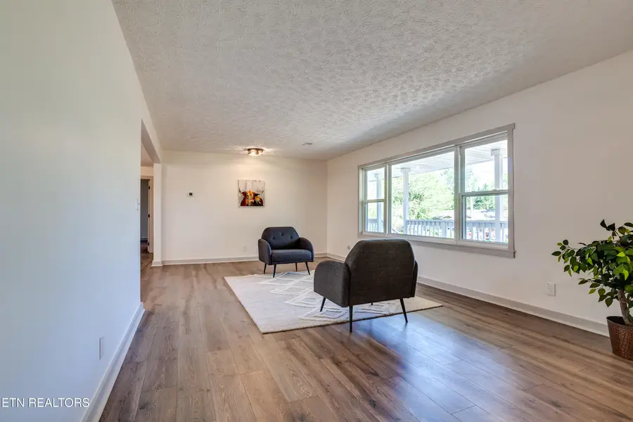 4304 NW Strolling Rd, Knoxville, TN 37912 - #3