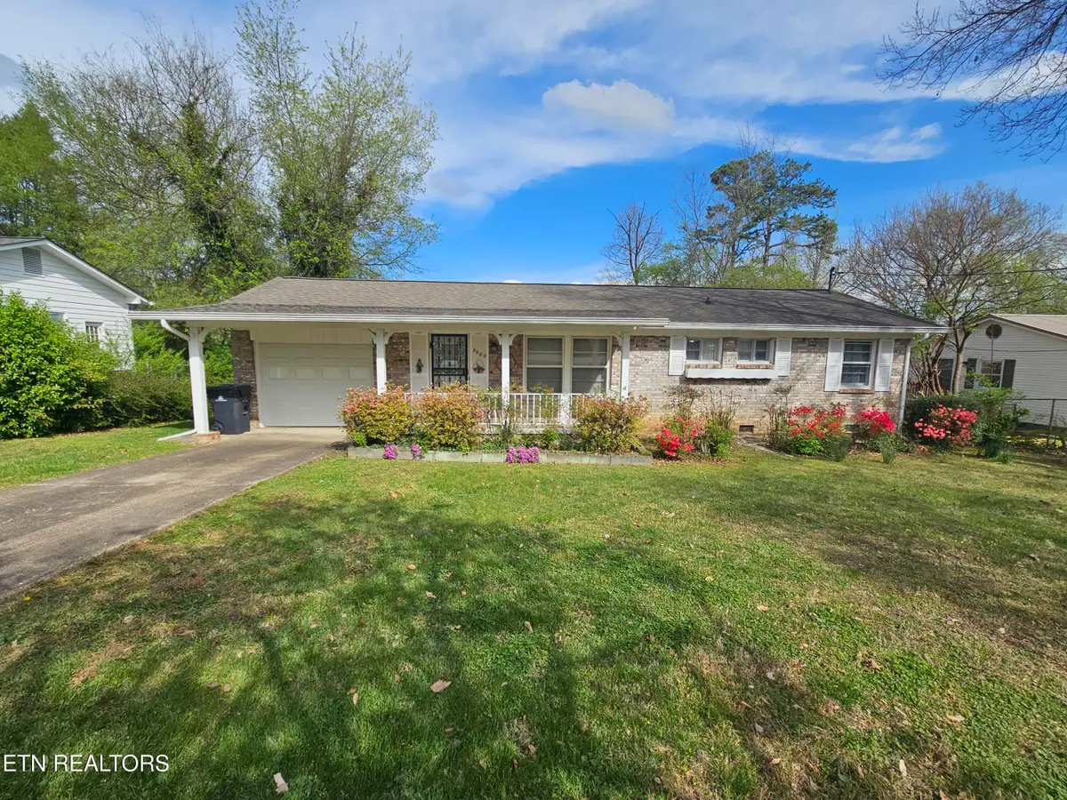 3200 Hazelwood Rd, Knoxville, TN 37921 - #1