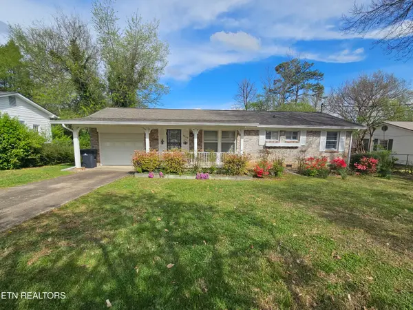 3200 Hazelwood Rd, Knoxville, TN 37921