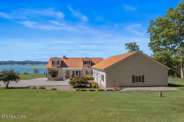 2225 Ted Moore Rd, Dandridge, TN 37725