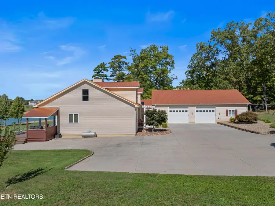 2225 Ted Moore Rd, Dandridge, TN 37725 - #2