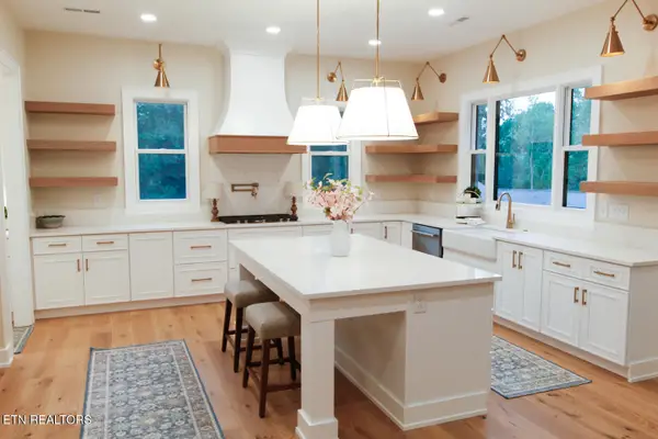 127 Daksi Way, Loudon, TN 37774