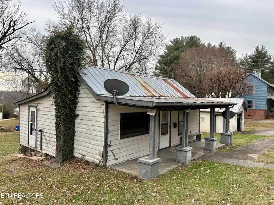 210 W Hill St, Rogersville, TN 37857 - #2