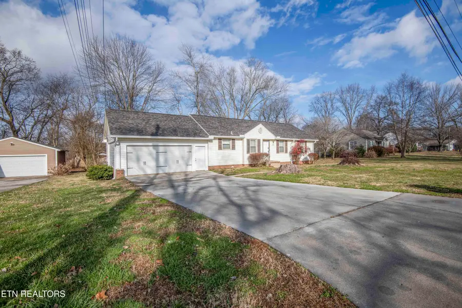 209 N Laurel Circle, Knoxville, TN 37912 - #2
