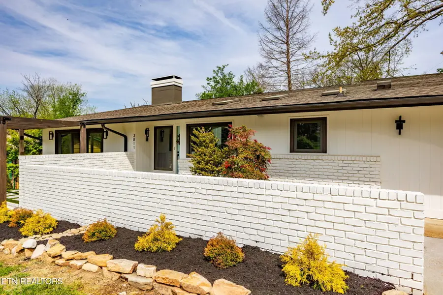 3811 Taliluna Ave, Knoxville, TN 37919 - #2