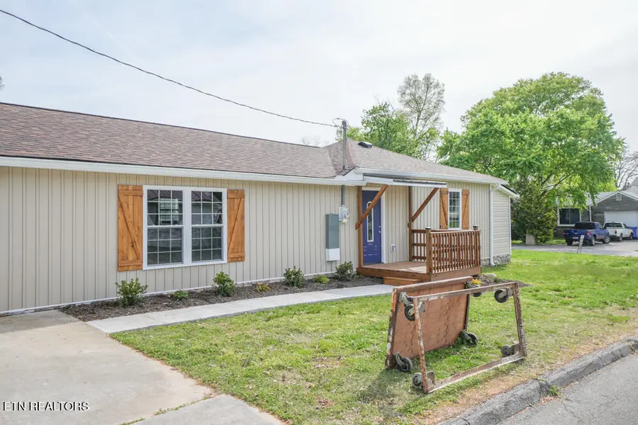 863 Cedar St, Alcoa, TN 37701 - #2