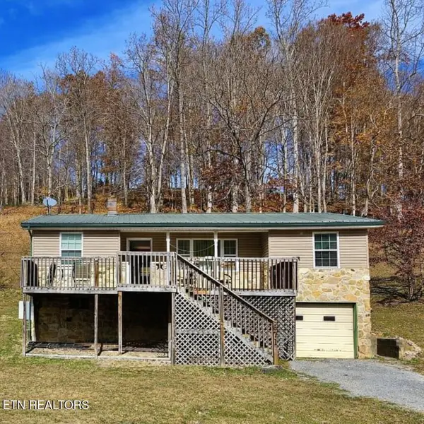 671 Hensley Hollow Rd, Thorn Hill, TN 37881