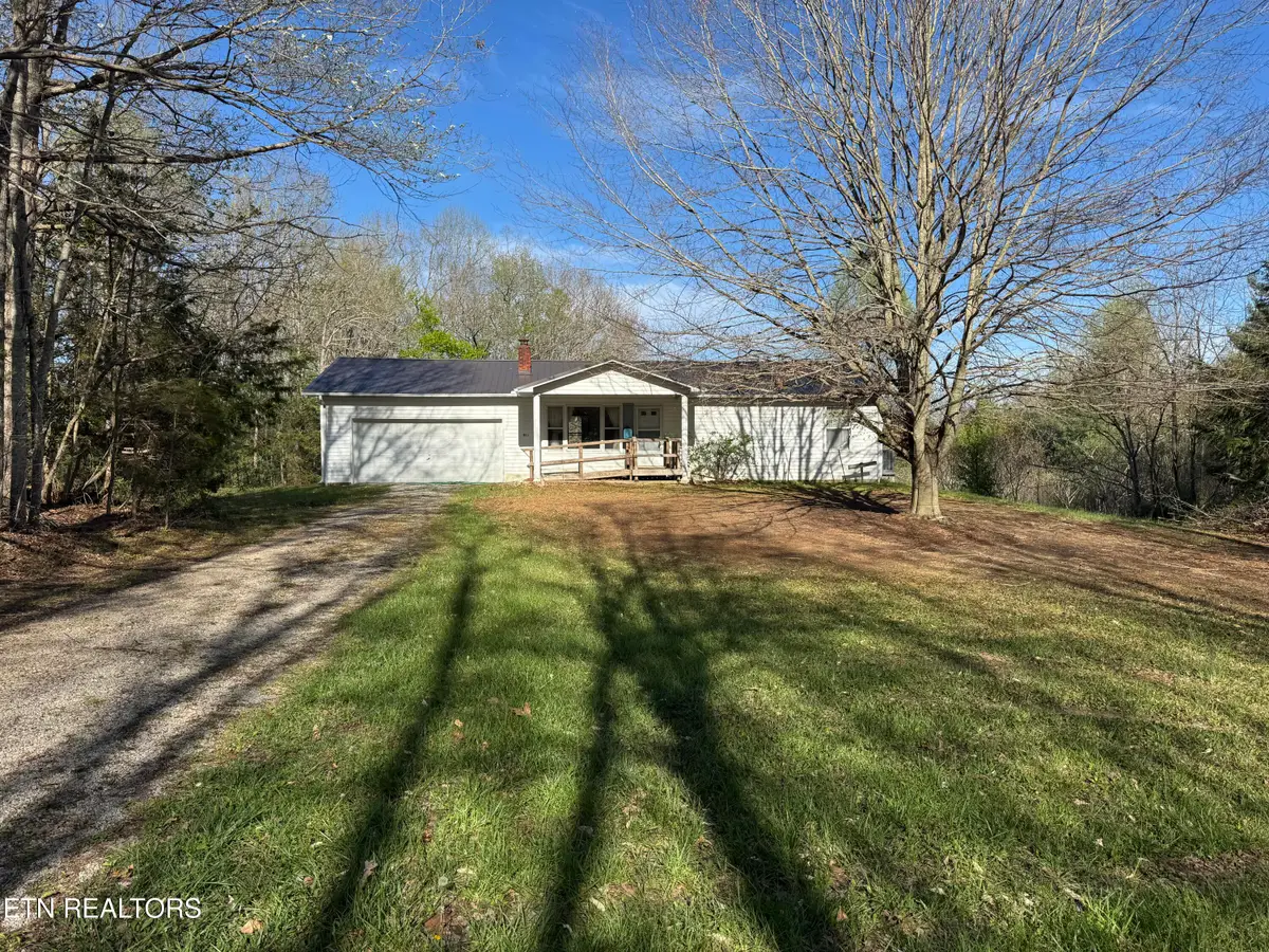 211 Black Oak Rd, Oneida, TN 37841 - #1