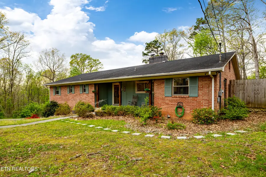 907 W 6th Ave, Lenoir City, TN 37771 - #2