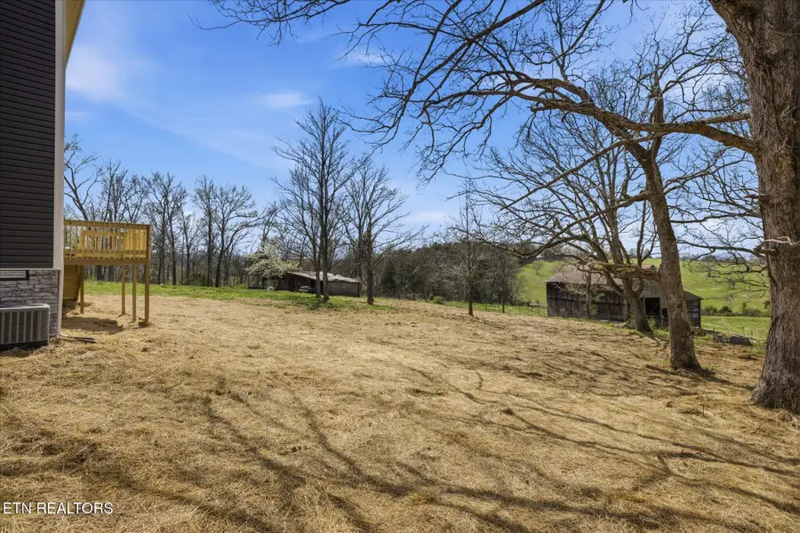 237 Cross Valley Rd, Lafollette, TN 37766 - #3