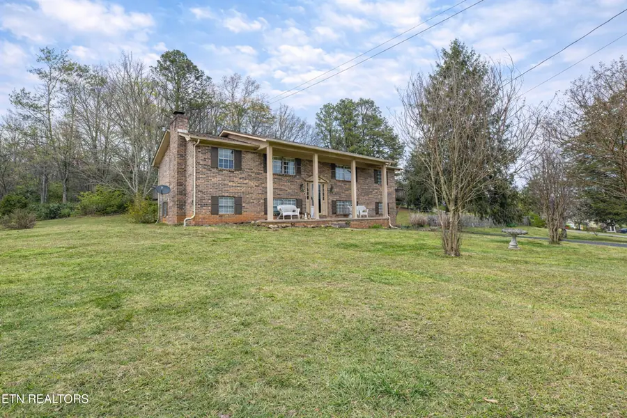 655 Wesley Rd, Lenoir City, TN 37772 - #2