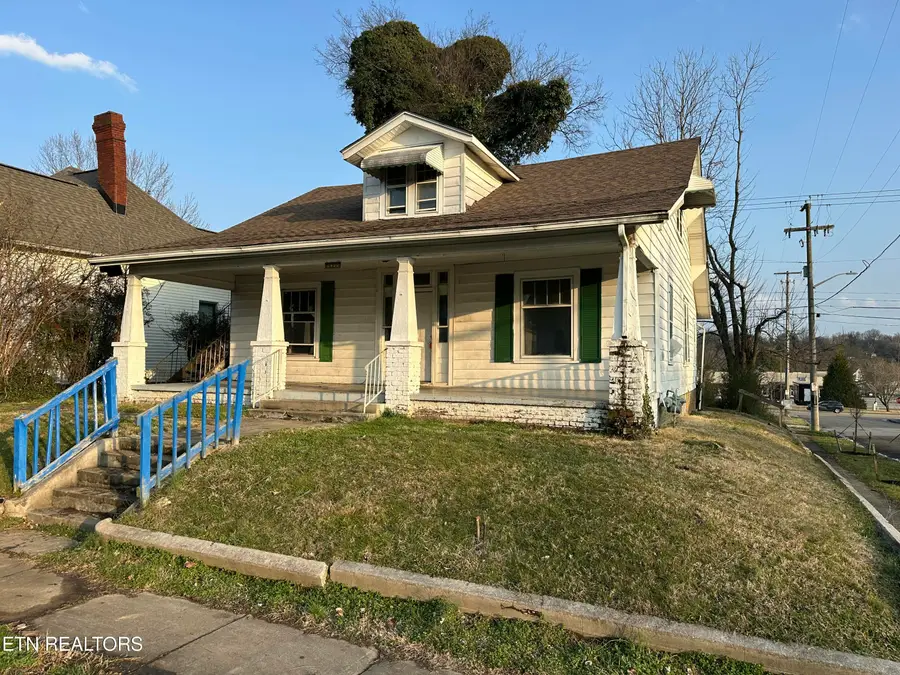 2400 Parkview Ave, Knoxville, TN 37917 - #2