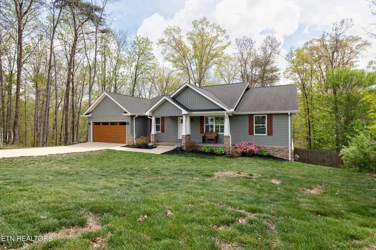 1504 Bird Rd, Lenoir City, TN 37771 - #1