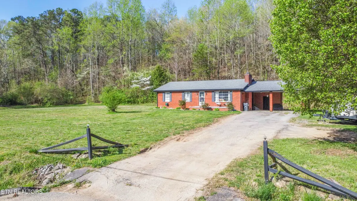 624 Baumgartner Rd, Harriman, TN 37748 - #1