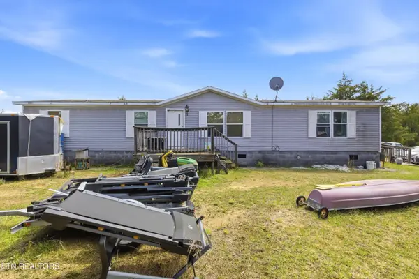 2124 Rainwater Rd, Dandridge, TN 37725