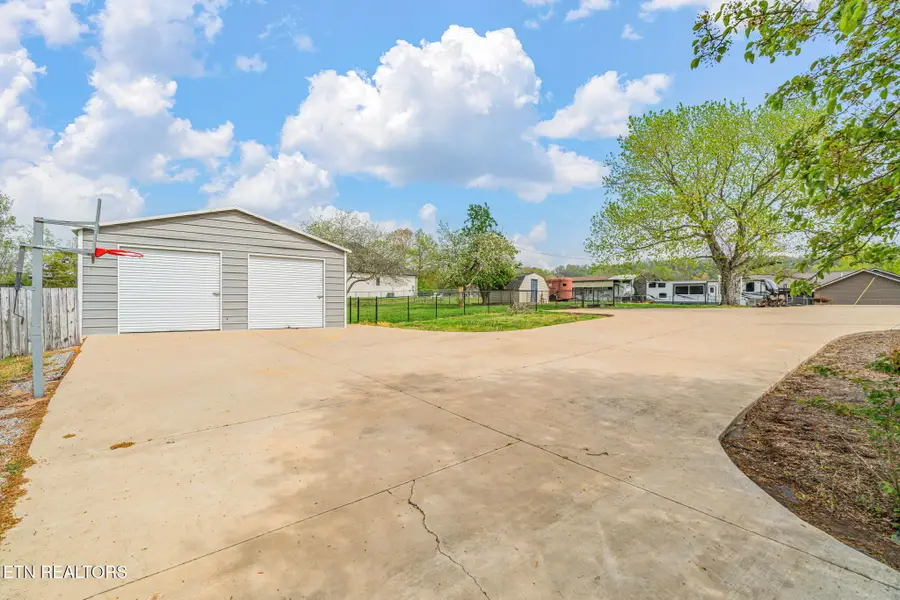 7112 Weaver Rd, Powell, TN 37849 - #2