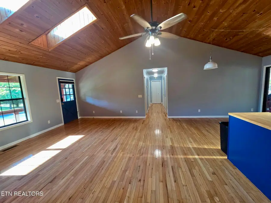 134 Laurel Tr, Cosby, TN 37722 - #3