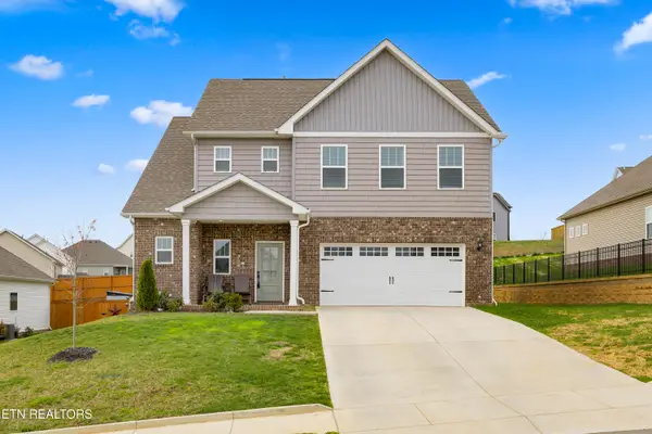498 Sugar Maple Tr, Lenoir City, TN 37771