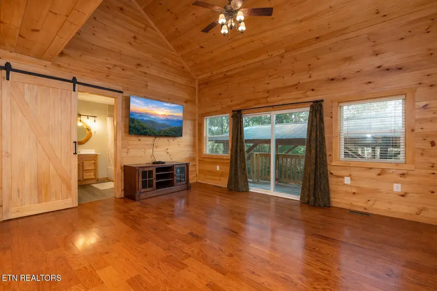 460 Sassafras Way, Cosby, TN 37722 - #3