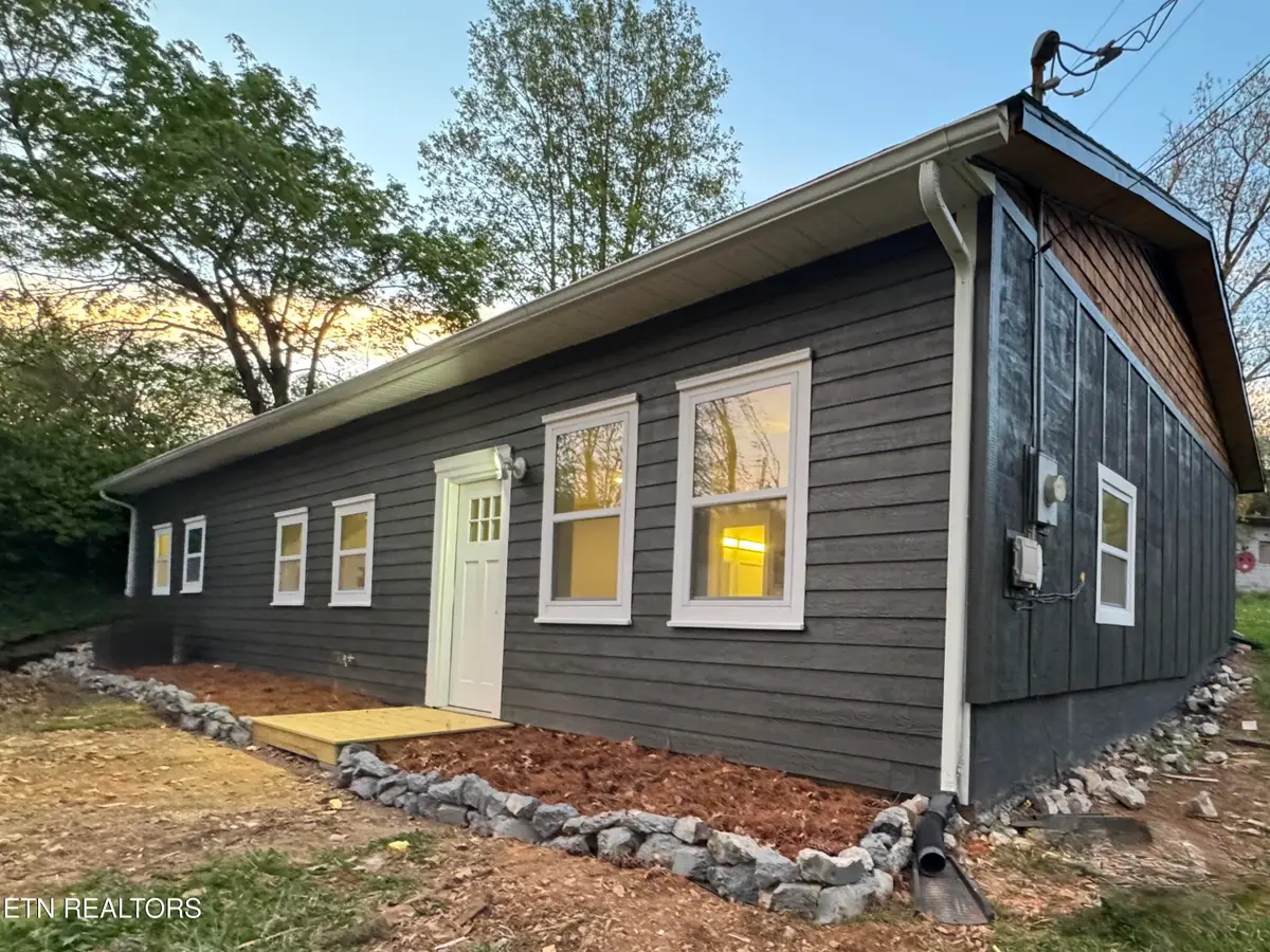 128 Crisp Rd, Lenoir City, TN 37771 - #1