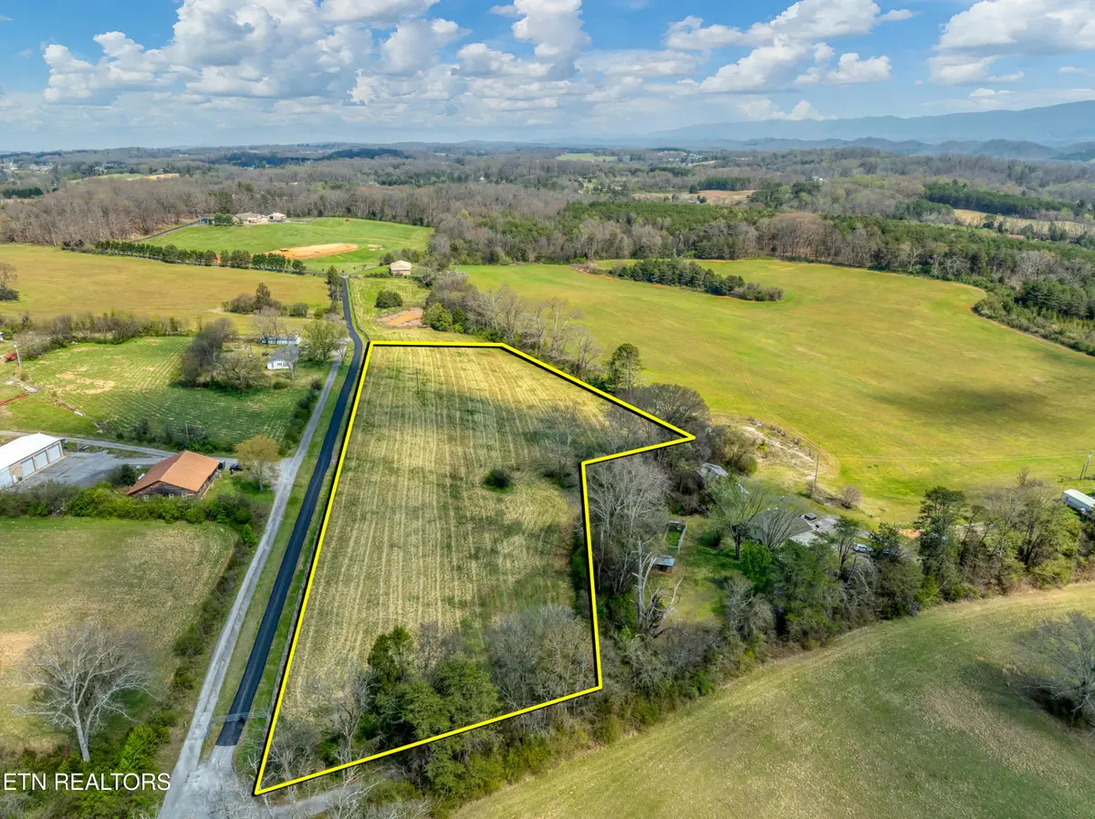 1220 Floyd Walker Rd #3, Maryville, TN 37801 - #1