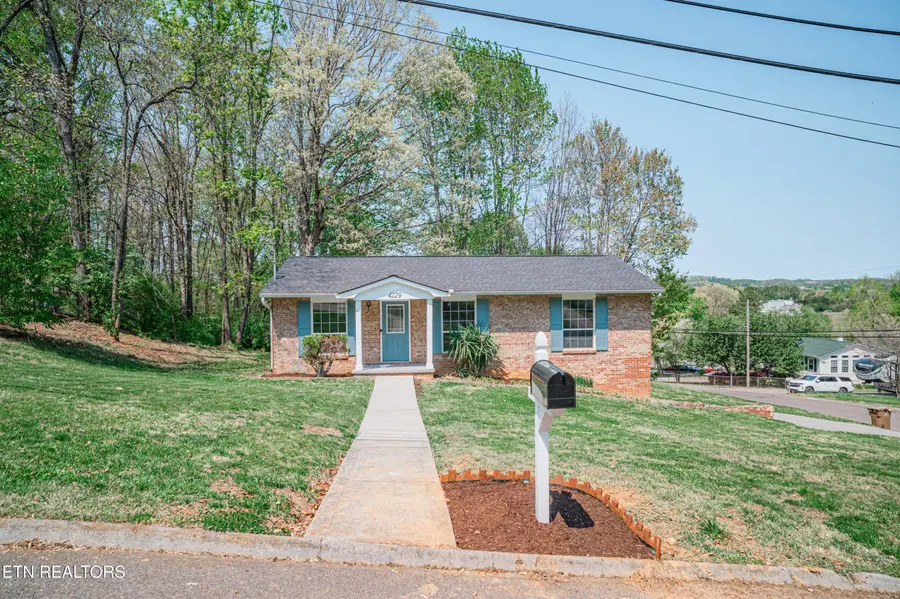 4229 Abercorn Rd, Knoxville, TN 37921 - #2