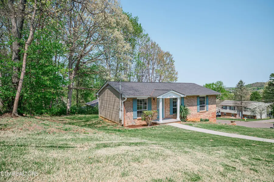 4229 Abercorn Rd, Knoxville, TN 37921 - #3