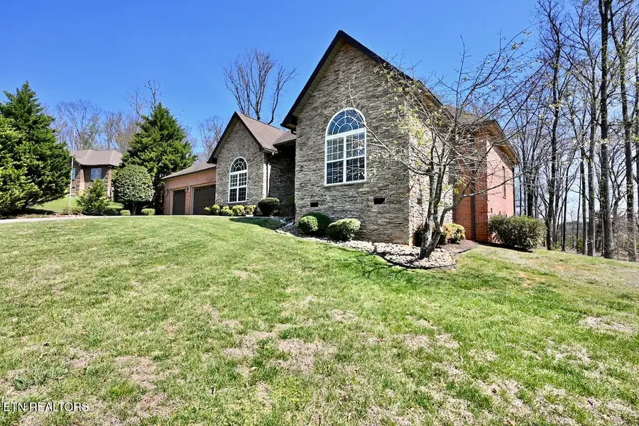 1261 Houston Springs Rd, Greenback, TN 37742 - #2