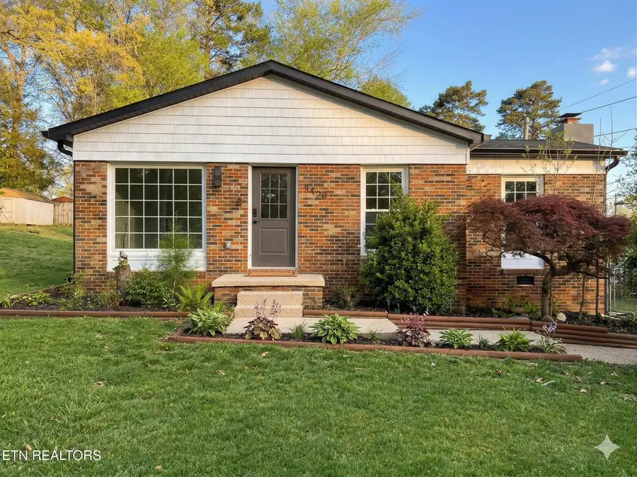 2329 Quail Hollow Rd, Knoxville, TN 37923 - #2