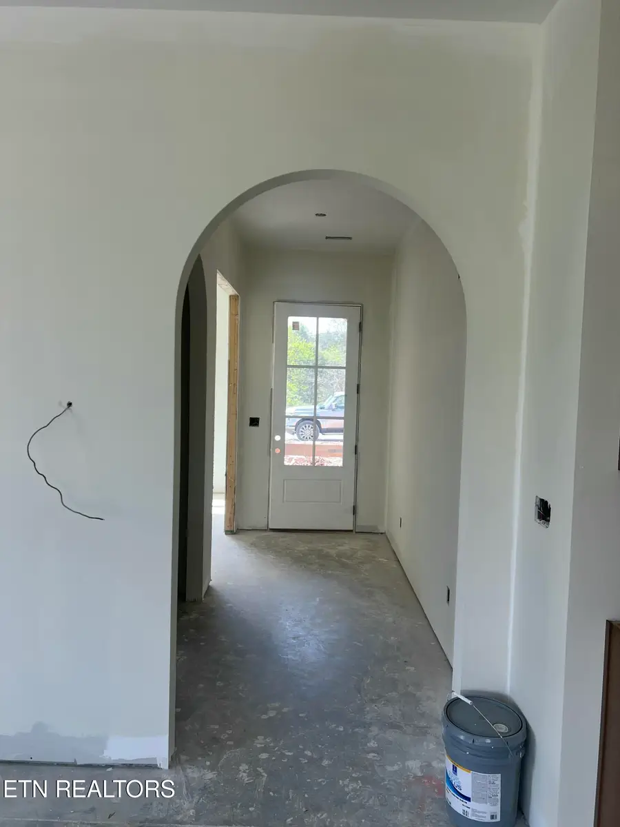 185 Sesame St, Lenoir City, TN 37772 - #3