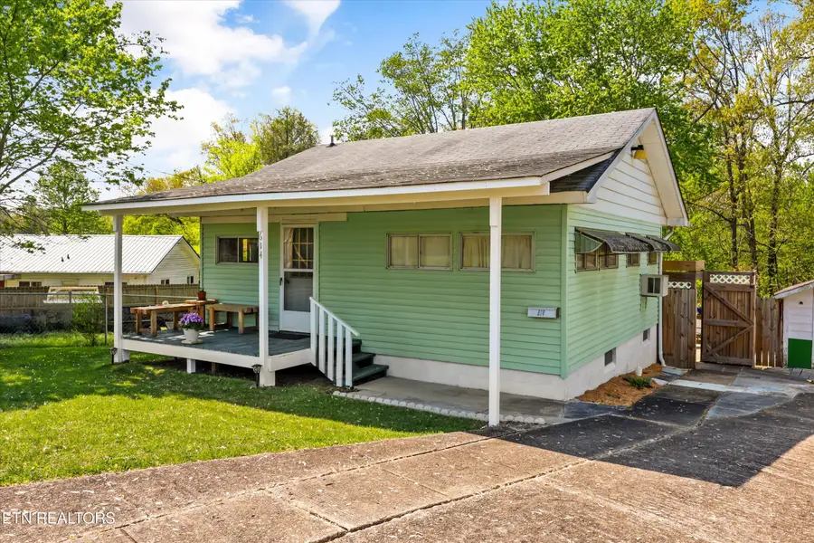 614 W Outer Drive, Oak Ridge, TN 37830 - #3