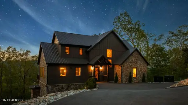 5016 Long Rifle Rd, Walland, TN 37886