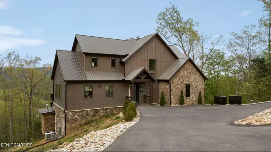 5016 Long Rifle Rd, Walland, TN 37886 - #2