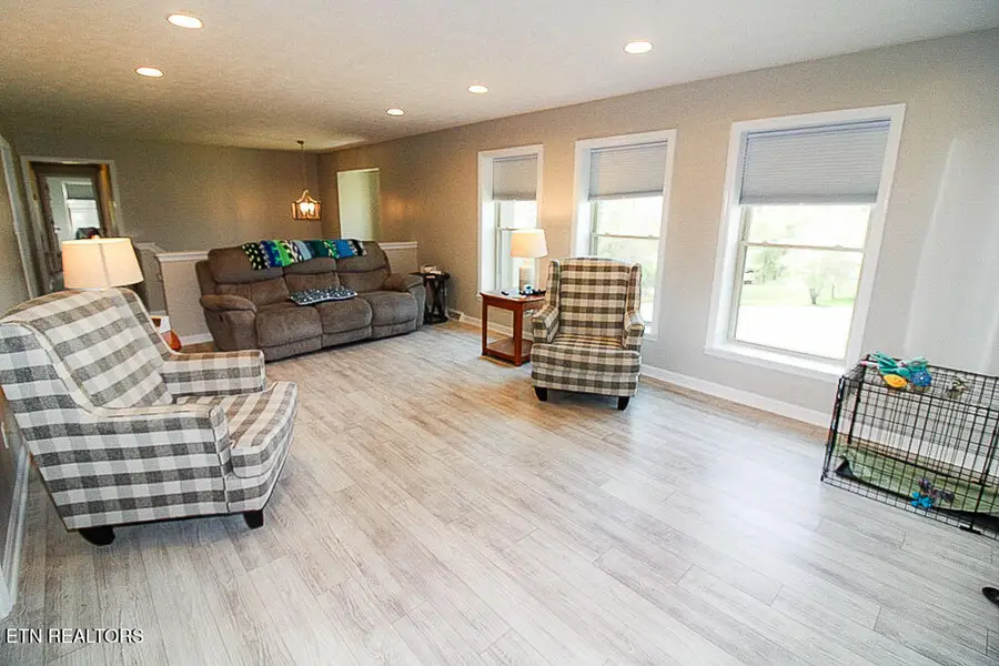 416 Summitt Drive, Lafollette, TN 37766 - #3