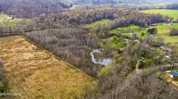 Petros Hwy, Oliver Springs, TN 37840