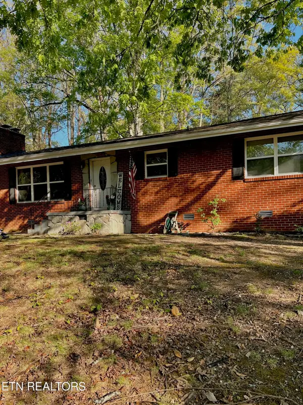 1212 Pilleaux Drive, Knoxville, TN 37912