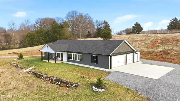 6911 Fairview Rd, Corryton, TN 37721