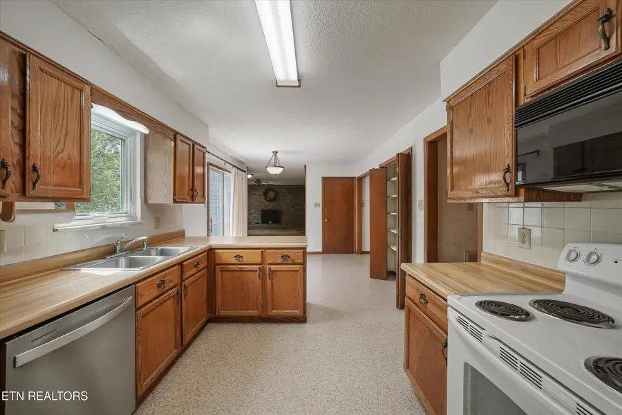 1420 Moorgate Drive, Knoxville, TN 37922 - #3