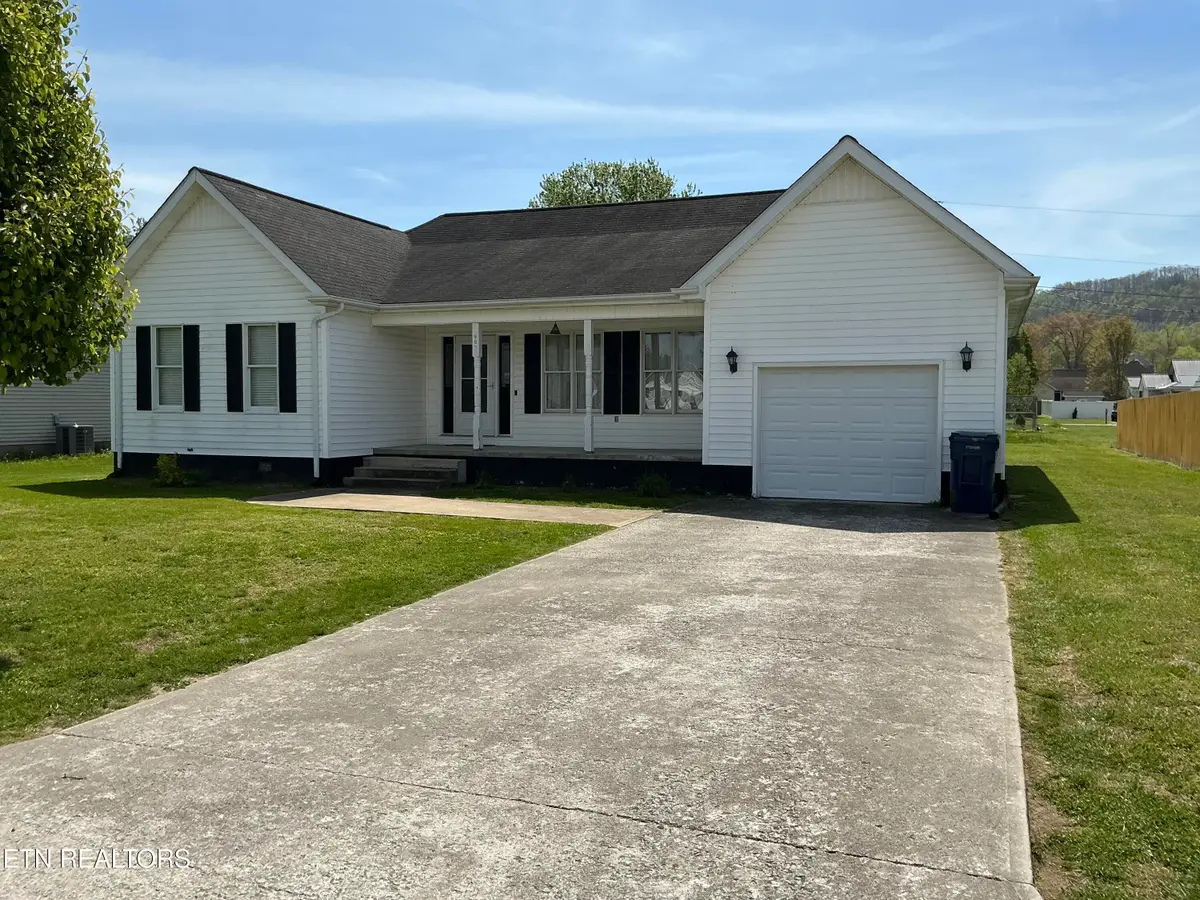 907 Doncaster Ave, Middlesboro, KY 40965 - #1