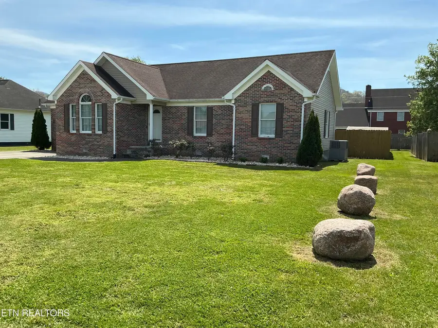 913 Doncaster St, Middlesboro, KY 40965 - #2