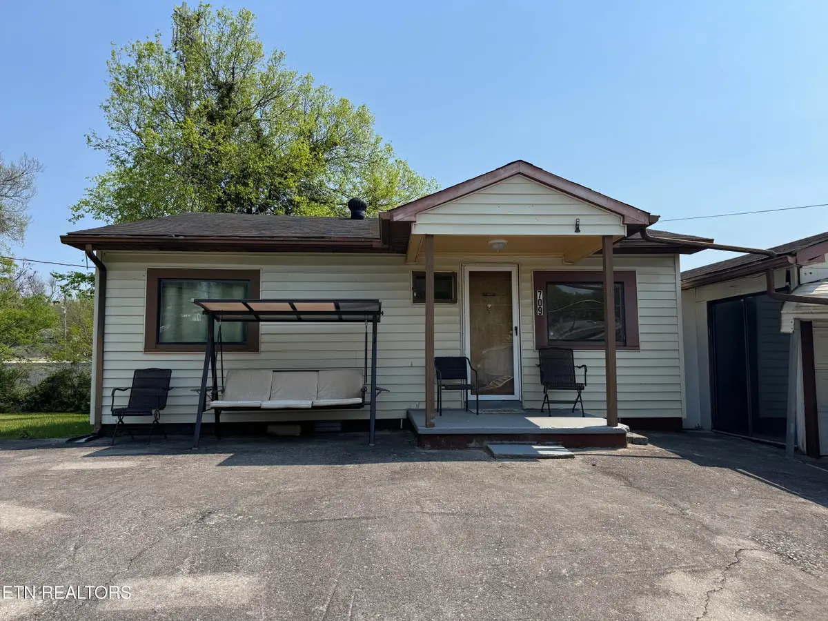 709 Fowler St, Clinton, TN 37716 - #1