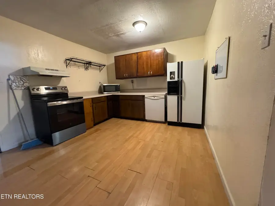 709 Fowler St, Clinton, TN 37716 - #3