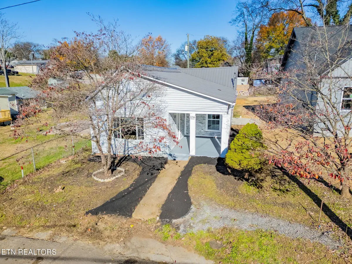 1216 NW Mercer St, Knoxville, TN 37921 - #1
