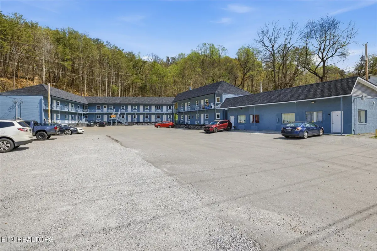 281 John Mcghee Blvd, Caryville, TN 37714 - #1