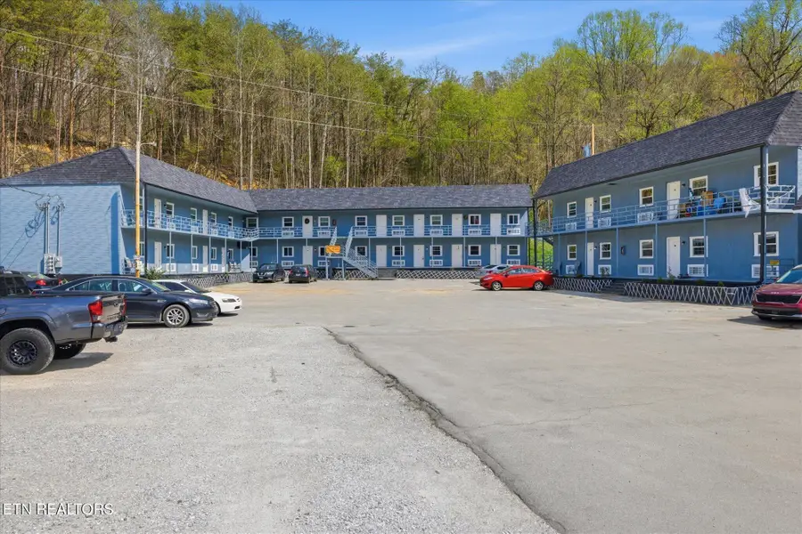 281 John Mcghee Blvd, Caryville, TN 37714 - #2