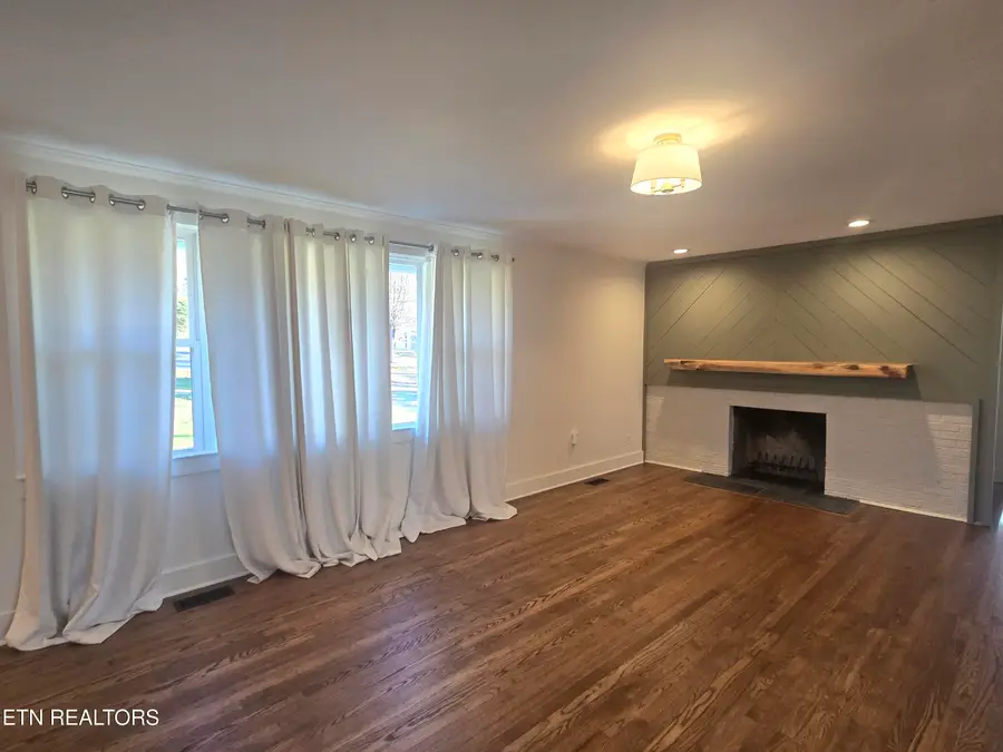 4615 W Sunset Rd, Knoxville, TN 37914 - #3