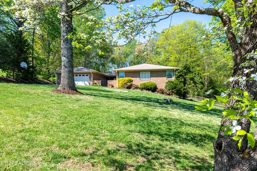 7569 Glastonbury Rd, Knoxville, TN 37931 - #2