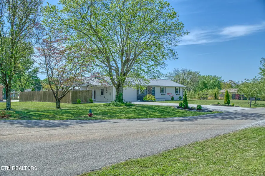 858 Greenland Ave, Cookeville, TN 38501 - #2